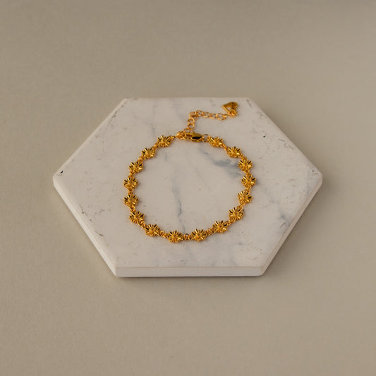 Daisy Link Charm Bracelet