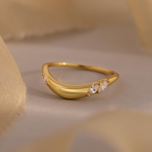 Organic Diamond Curve Ring